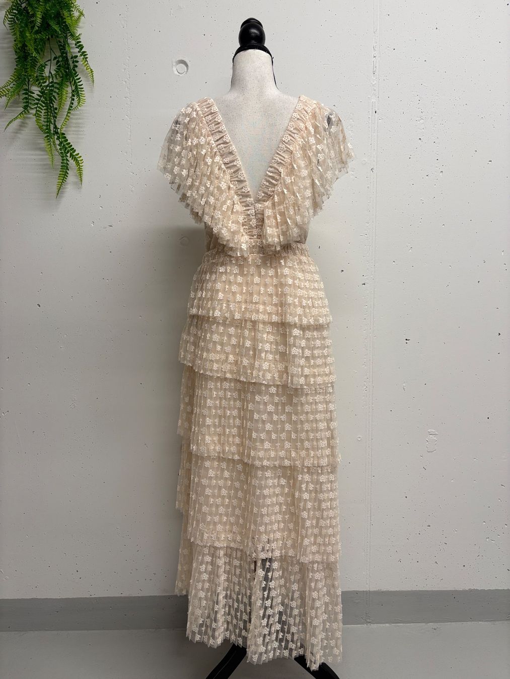 Sandro Vestiti: Sandro Midikleid 38 Spitze creme gestuft Cocktailkleid – Nuovo (secondo la descrizione) da Regensdorf venduto da secondchancefashion 3