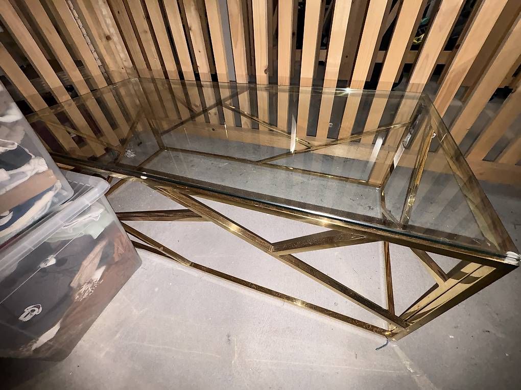 Tavoli: Couchtisch Glastisch goldenes Metall – Usato da Dübendorf venduto da karim1409 1