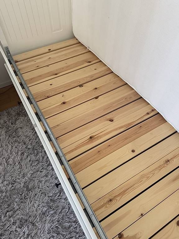 Ikea Letti: Hemnes Ausziehbett von Ikea – Usato da Weingarten-Kalthäusern venduto da Nonino01 1