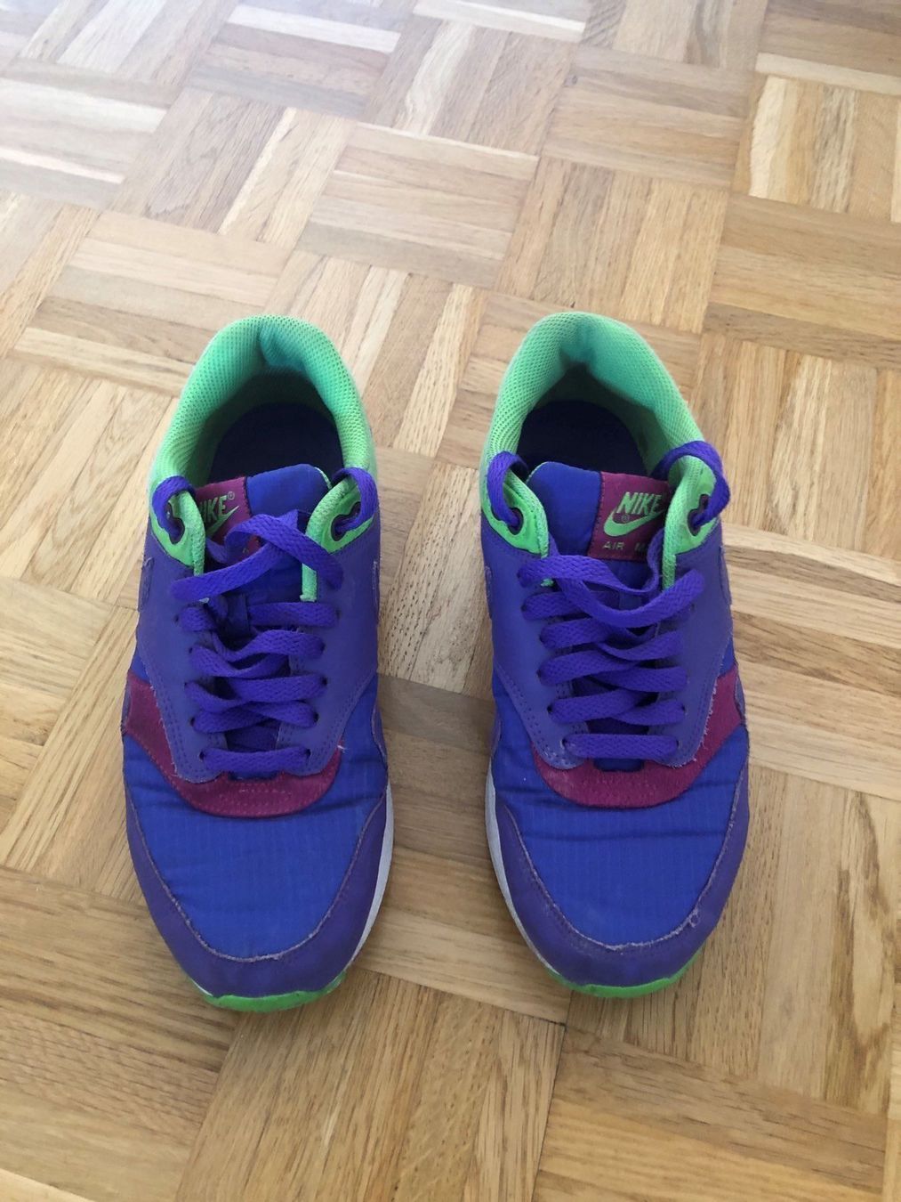 Nike Chaussures femmes: Nike Turnschuhe – D'occasion à Wettswil par lalinda85