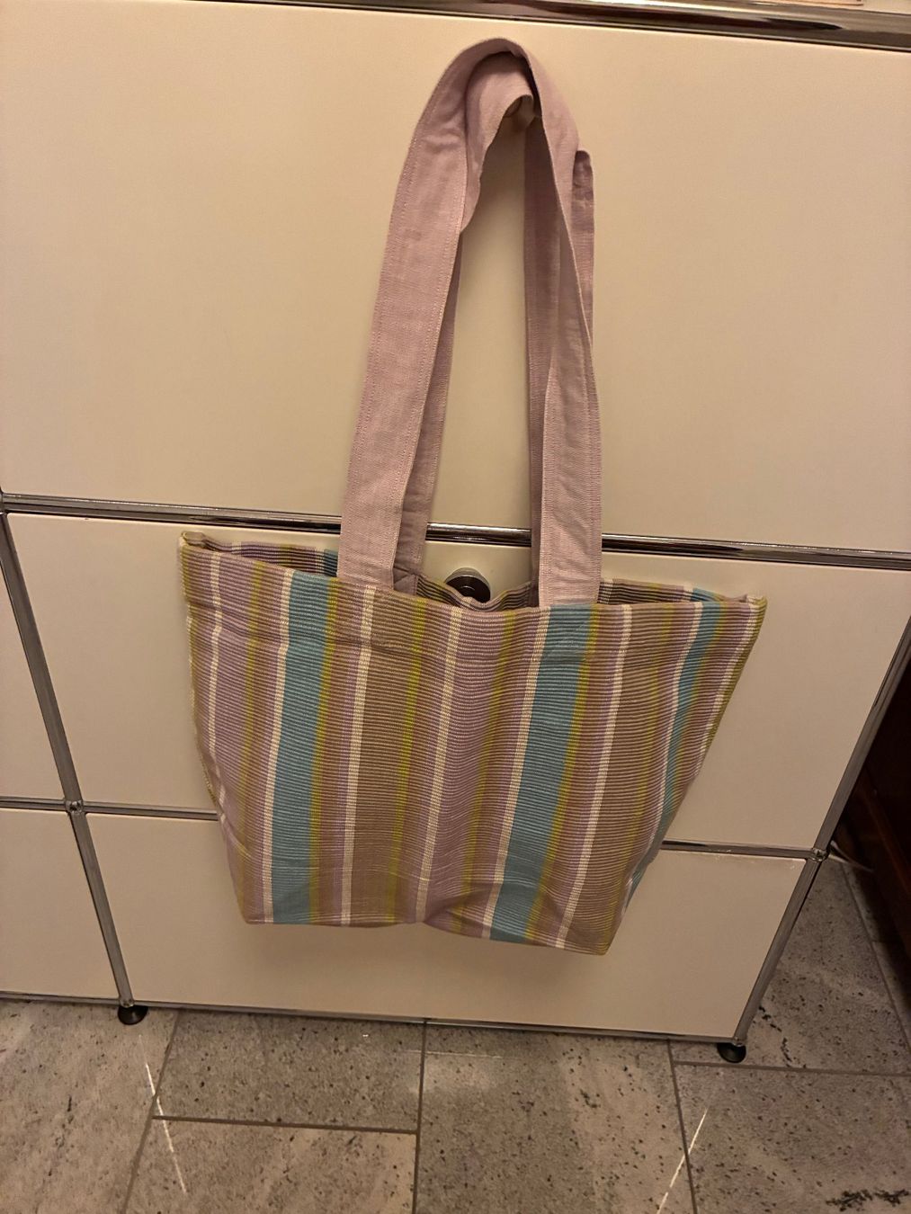 Sacs femmes: Tolle Handtasche Textil – Neuf (Voir description) à Berikon par Seidenhase