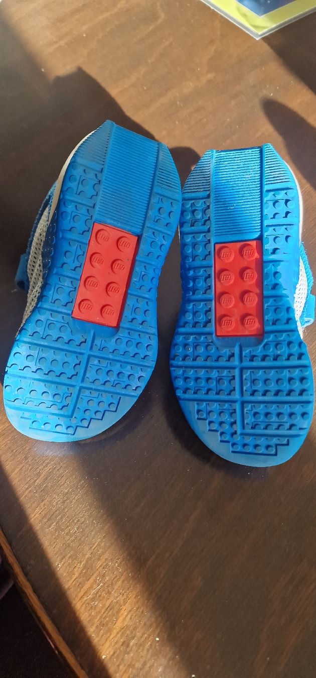 Scarpe per ragazzi: Adidas Lego Schuhe Grösse 23 – Usato da Kandersteg venduto da Foxtrott7777 1