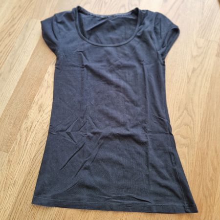 Schönes Tshirt schwarz Grösse XS/S