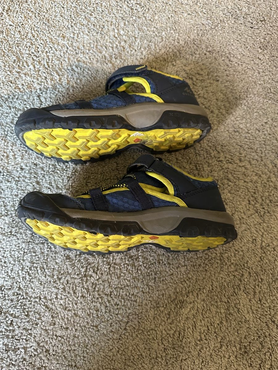 Decathlon Scarpe per ragazzi: Decathleon Sandals Gr. 33 – Usato da Büren an der Aare venduto da bradlee512 1