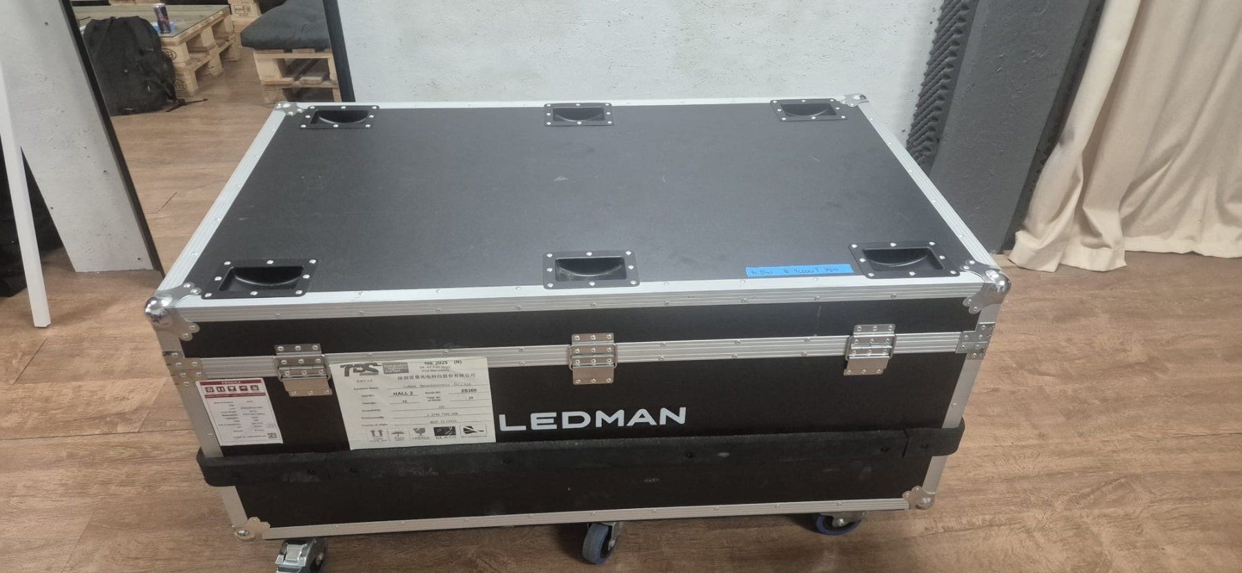 Valigie: Flightcase auf Rollen - Gebraucht – Usato da Luzern venduto da gvard