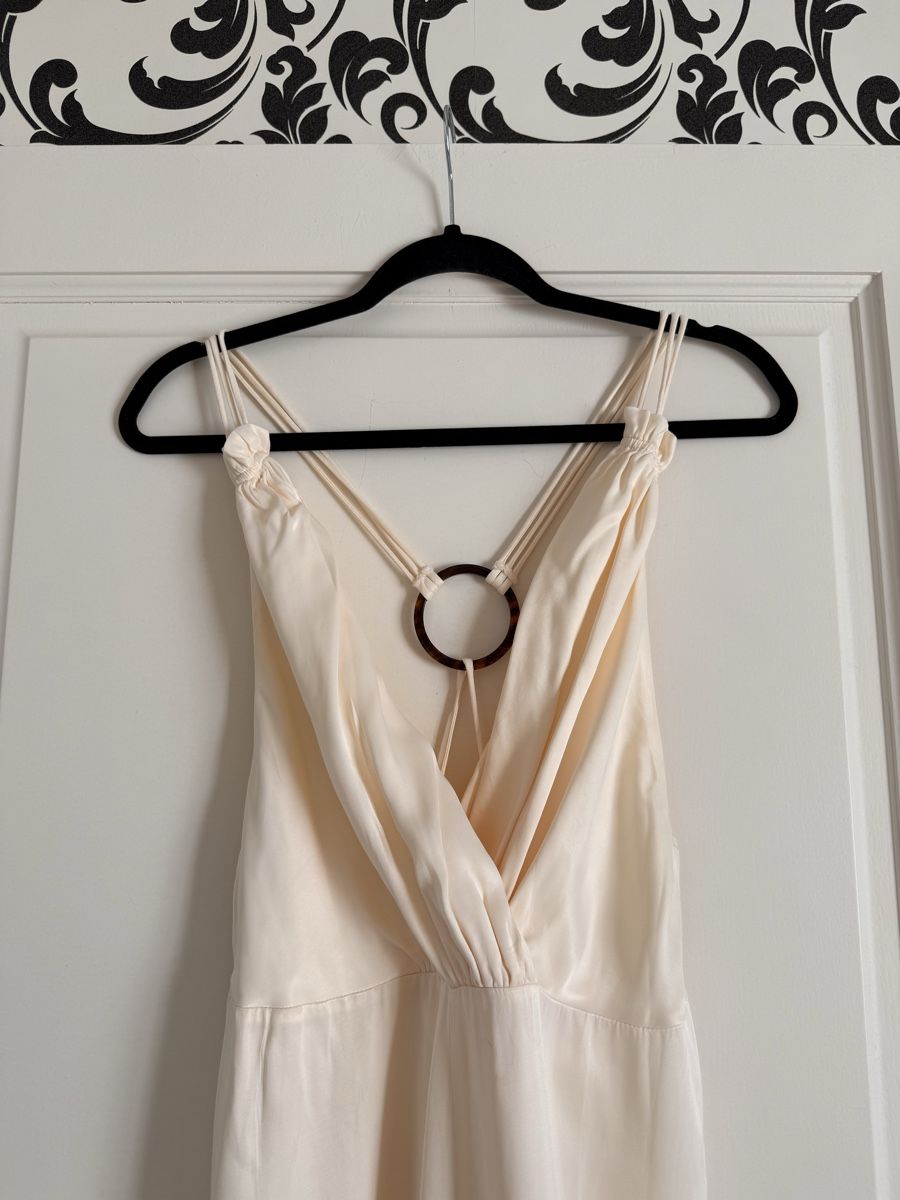 Zara Tute: Zara Cream Jumpsuit – Usato da Corsier-sur-Vevey venduto da Kristina.Nova 3