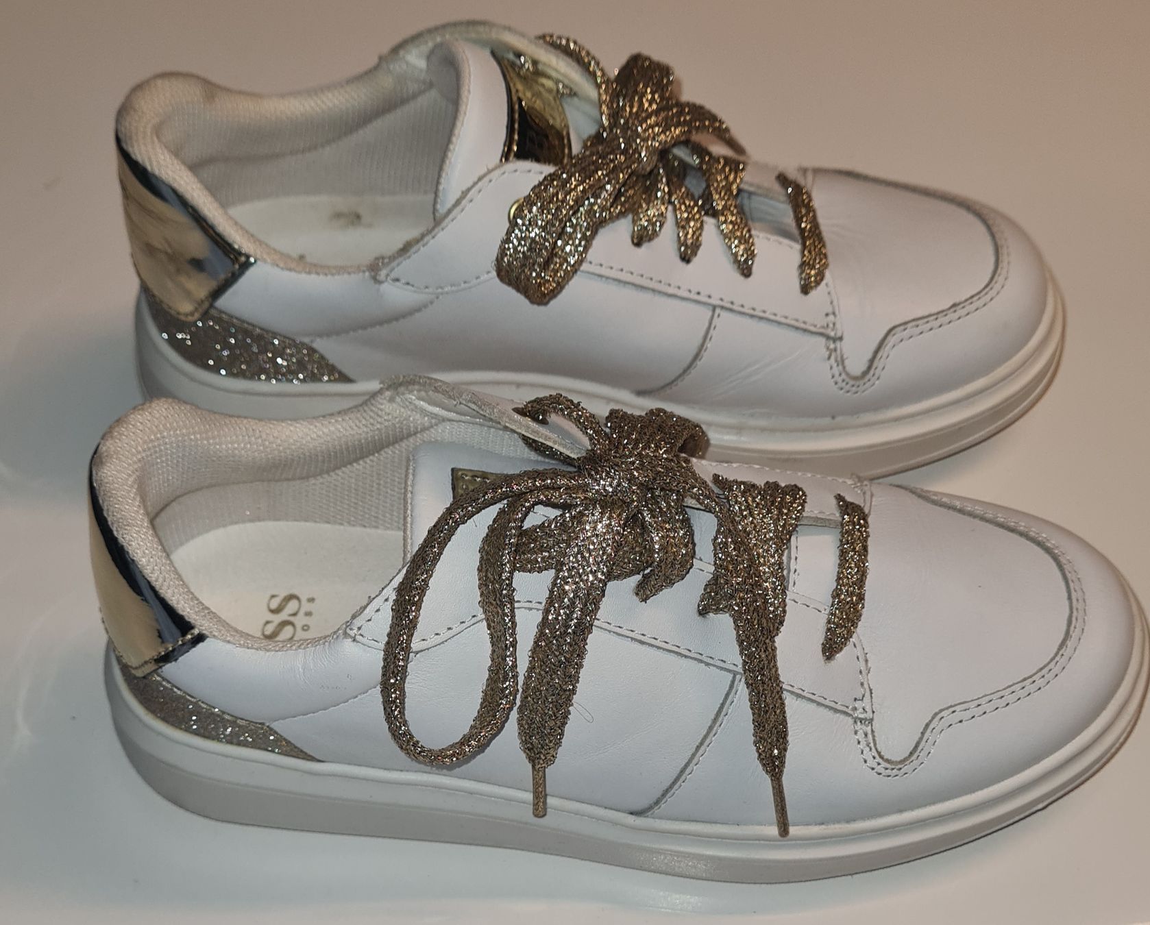 Hugo Boss Damenschuhe: Boss Damen sneakers gr. 35 – Gebraucht aus Nebikon von Draga25