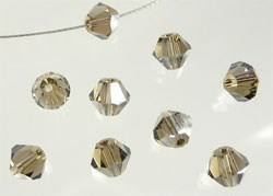 Perle (finte): 7 Perlen bicone wie SWAROVSKI  4mm silk – Nuovo (secondo la descrizione) da Alpnachstad venduto da perlengaby