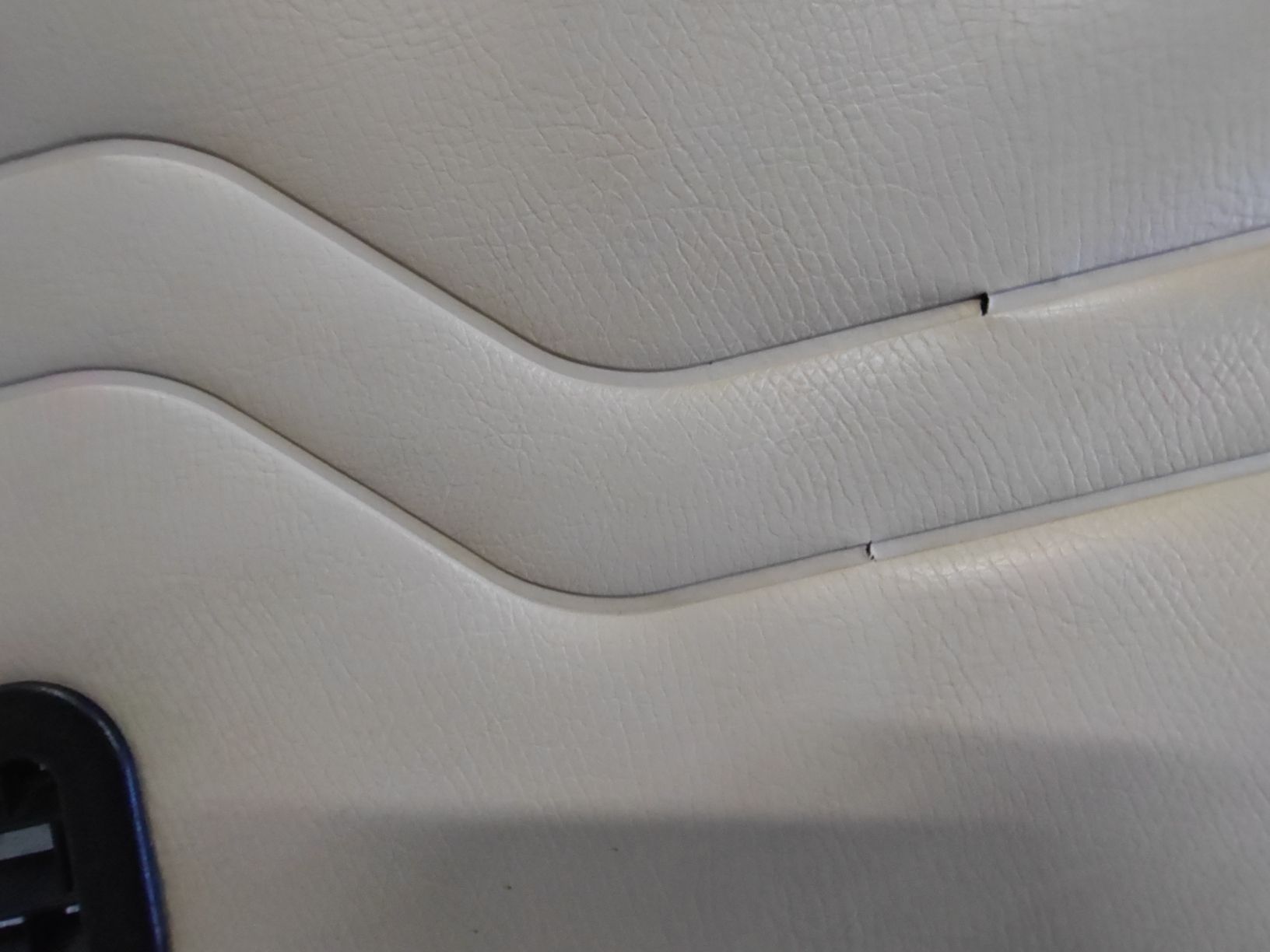 VW Tutti pezzi di ricambio auto: VW T2 Seitenpanel – Usato da Gurmels venduto da Tube1 3