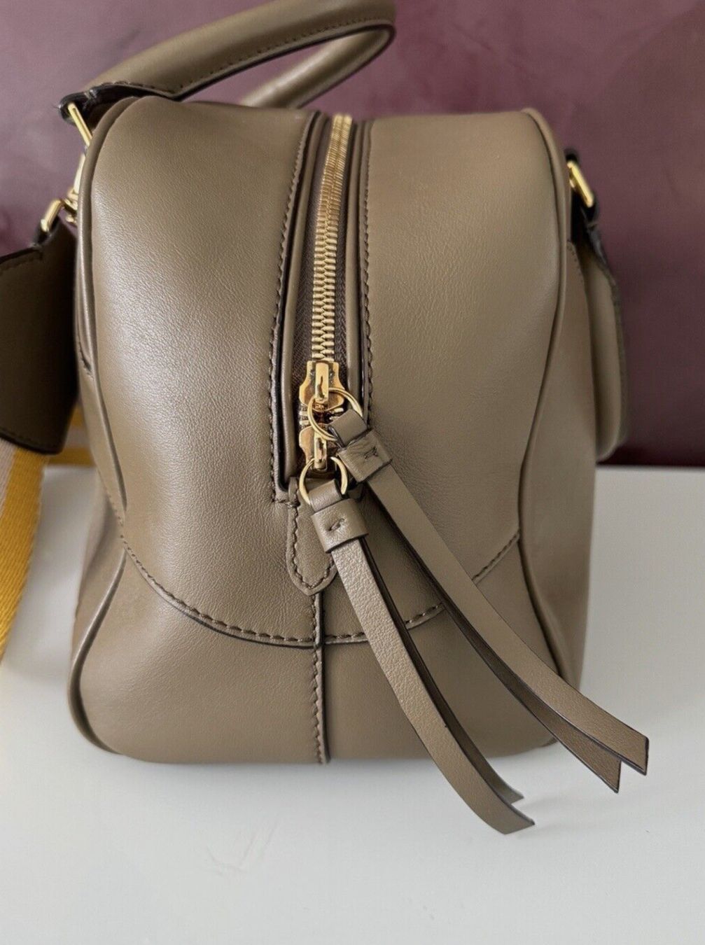 Bally Borse da donna: Bally Grosse Umhänge-Tasche Leder Taupe – Usato da Volketswil venduto da praxis12 3