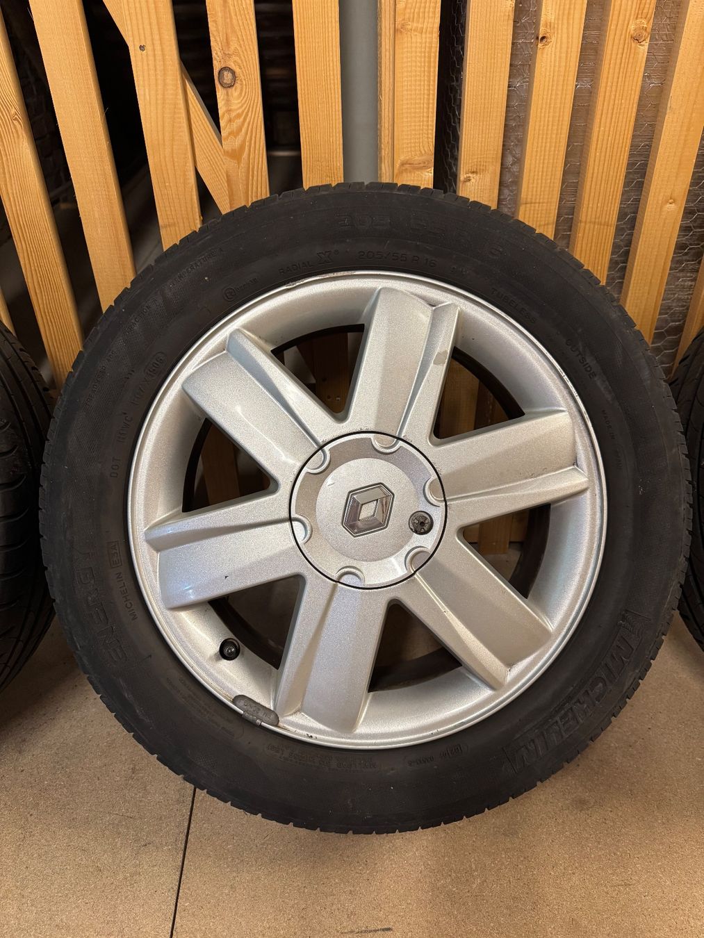 Renault Cerchioni: Alufelgen mit Michelin Sommerreifen – Usato da Zürich venduto da ThaliaL 2