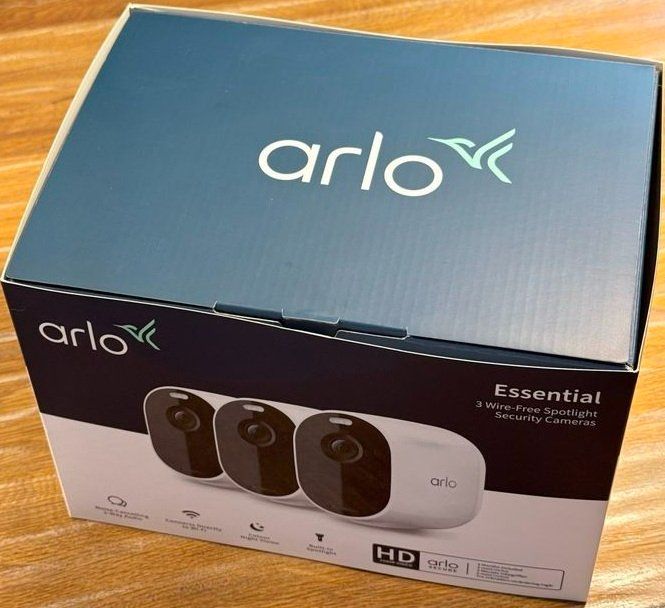 Arlo Sistemi d'allarme: Set Arlo Essential Kameras, 3 Stück, mit Originalverpackung – Usato da Zuchwil venduto da Beppe_25.3 4
