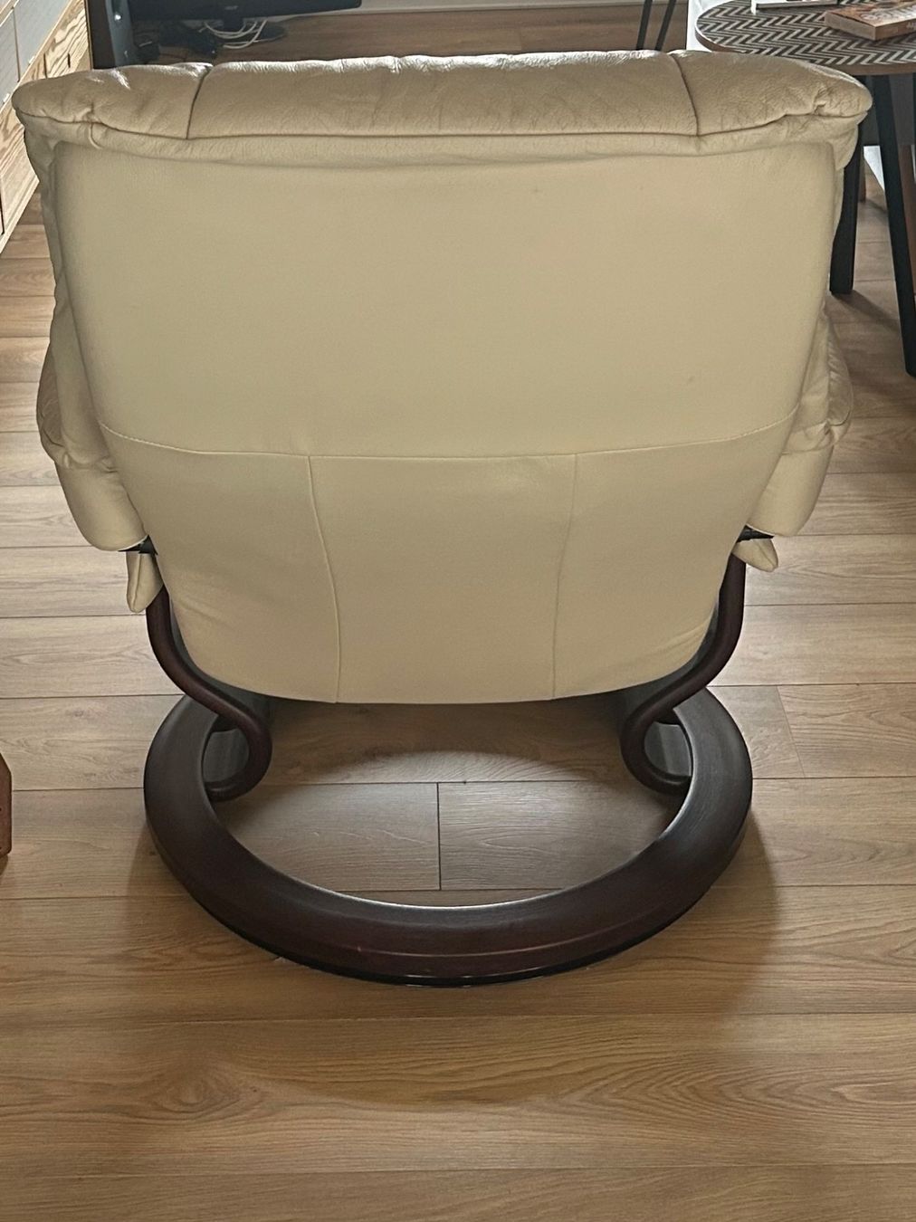 Stressless Poltrone: Relaxsessel von Stressless mit Hocker – Usato da Laupen BE venduto da Timon_ 1