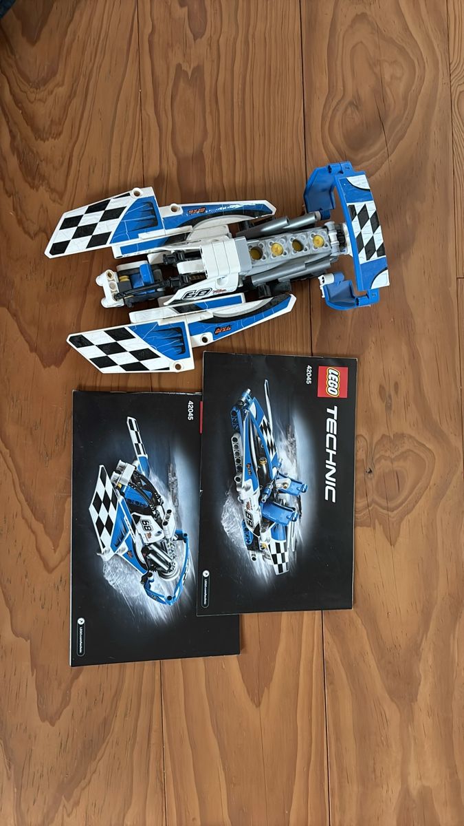 Lego Baukästen: Lego Technic Rennboot Bauanleitung 42045 – Gebraucht aus Ennetbaden von r_erne