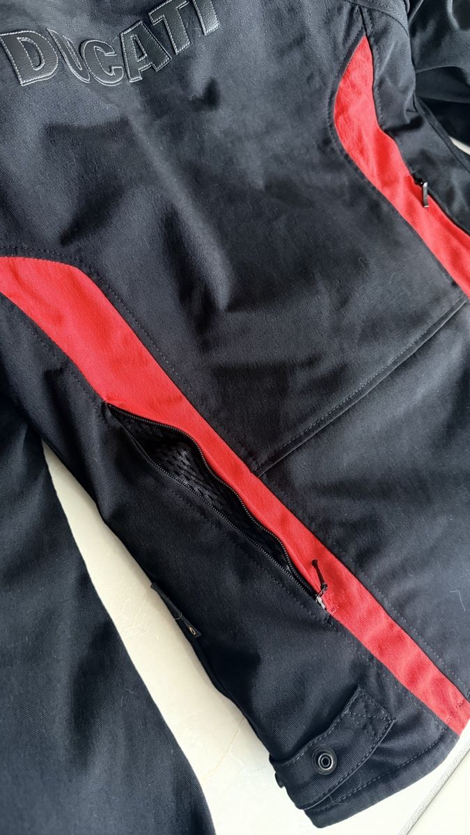 Giacche: Motorradjacke Damen Ducati Gr. 38 – Usato da Weesen venduto da Franziblitz 2