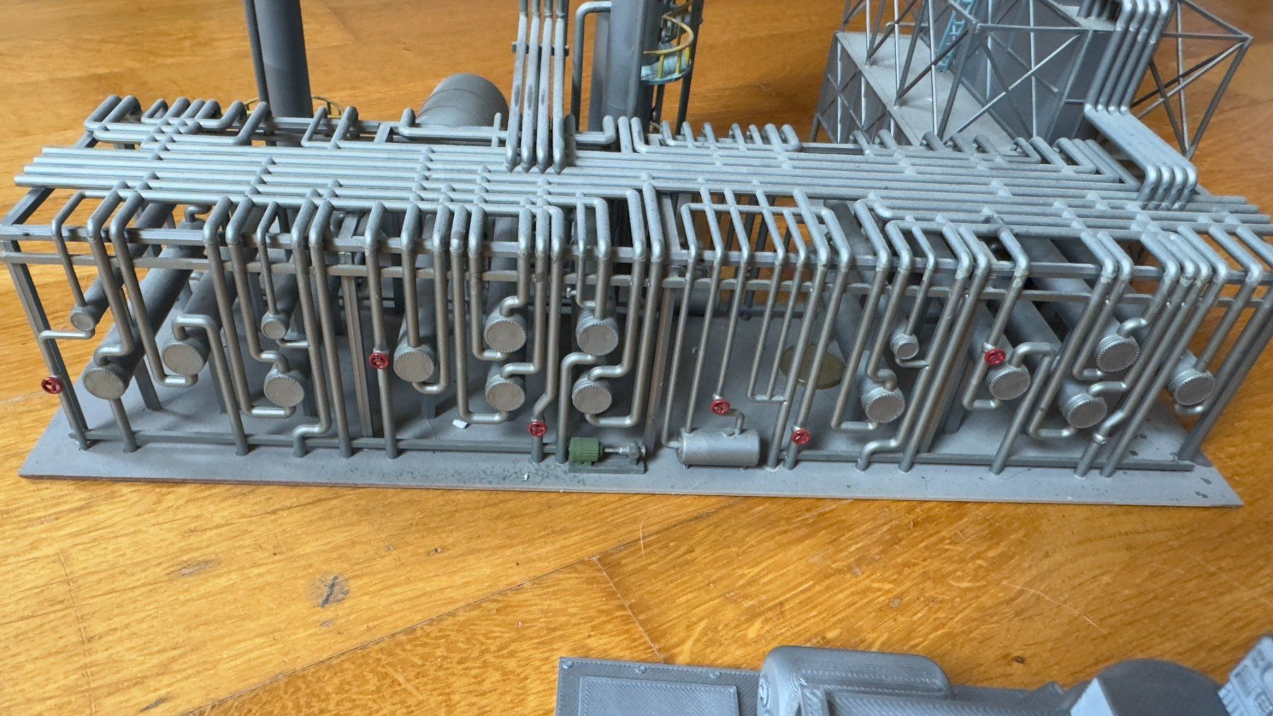 Modelleisenbahnen: Refinery H0 kit built by Cornerstone – Gebraucht aus Wabern von StelianPavalache 6