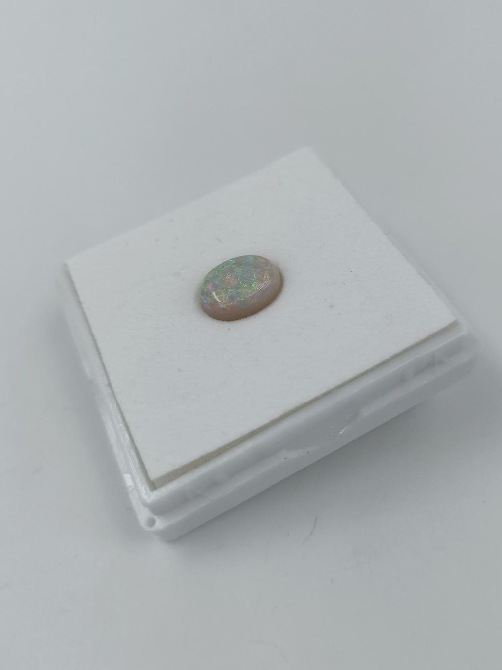 Pietre preziose: 1 WEISSER OPAL CABOCHON 7.34 CT. – Usato da Luzern venduto da EdiGem 1