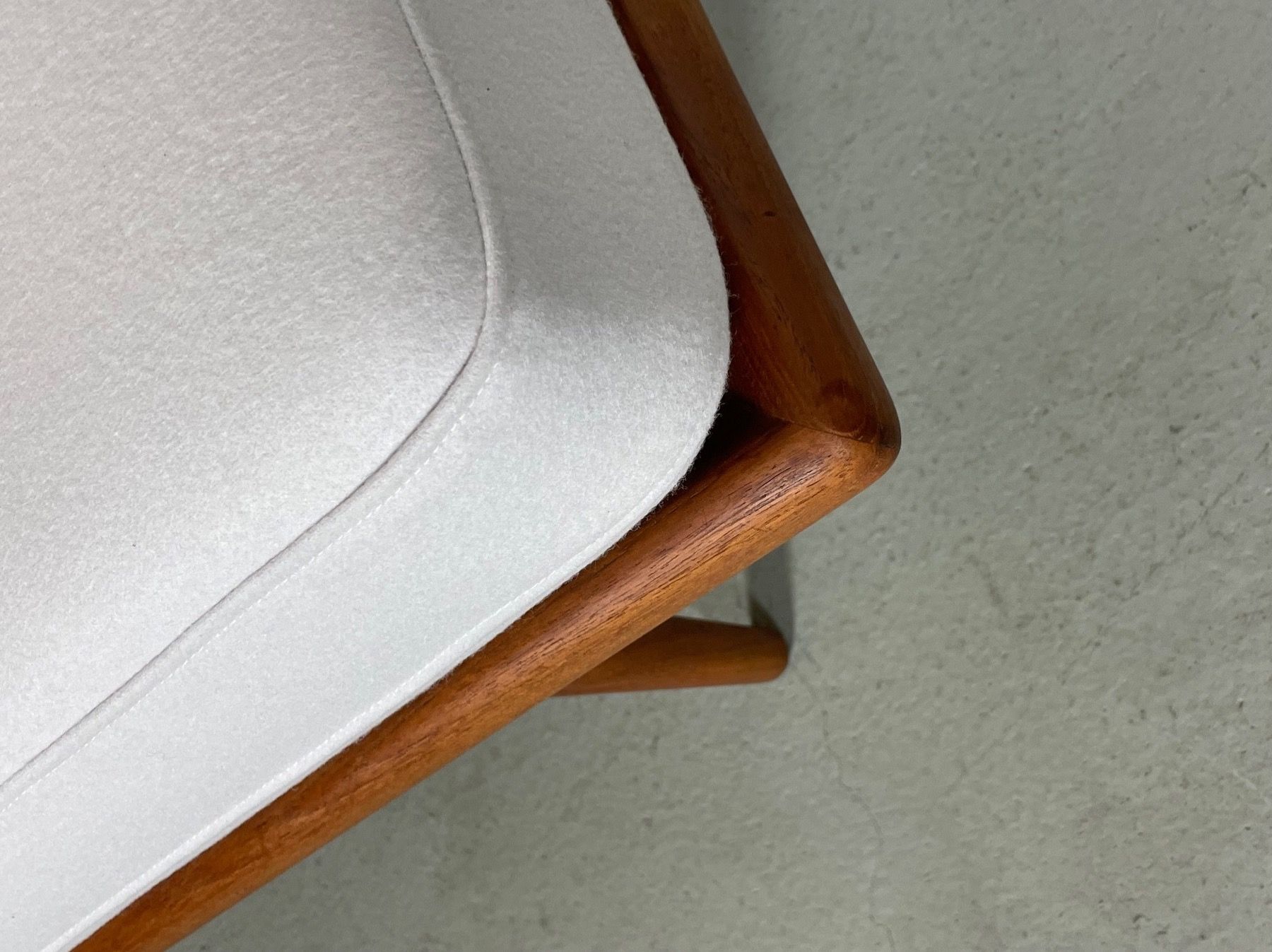 Sofas: Teak Daybed Minerva Hvidt & Mølgaard 2er Sofa restauriert – Gebraucht aus Basel von MidMod20C 7