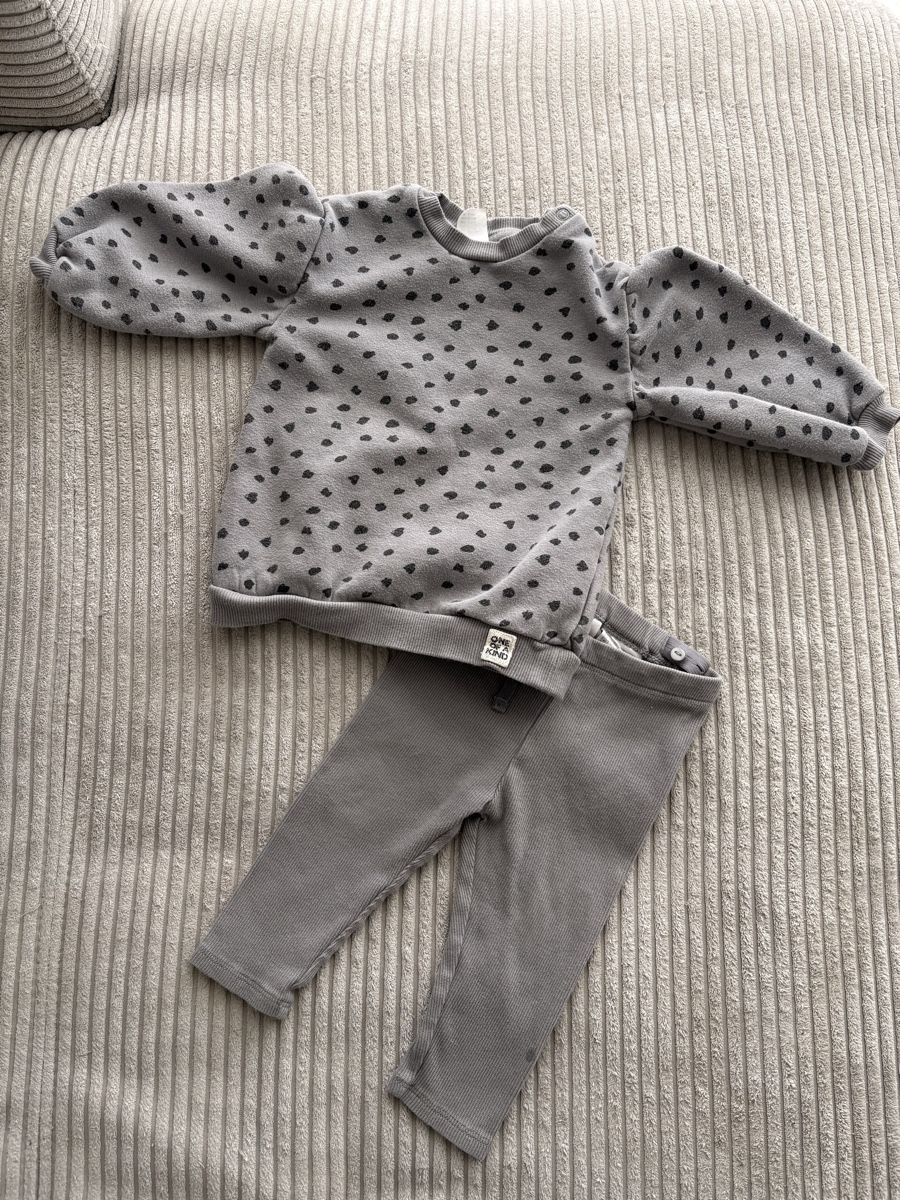 H&M Lotti & Set di vestiti: Set aus Pullover & Hose Gr. 74 – Usato da Wittenbach venduto da xlavieestbelle