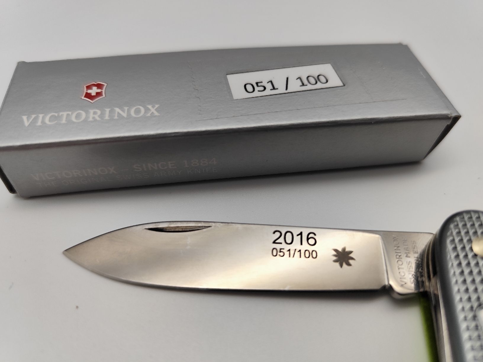 Victorinox Coltelli tascabile: Victorinox Bicolor – Nuovo e nell'imballaggio originale da Hellbühl venduto da 30R_R30 3