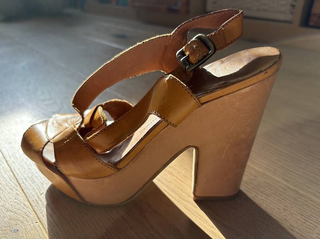 Scarpe da donna: Chaussures à talon taille 36 – Usato da Bavois venduto da Nanao12
