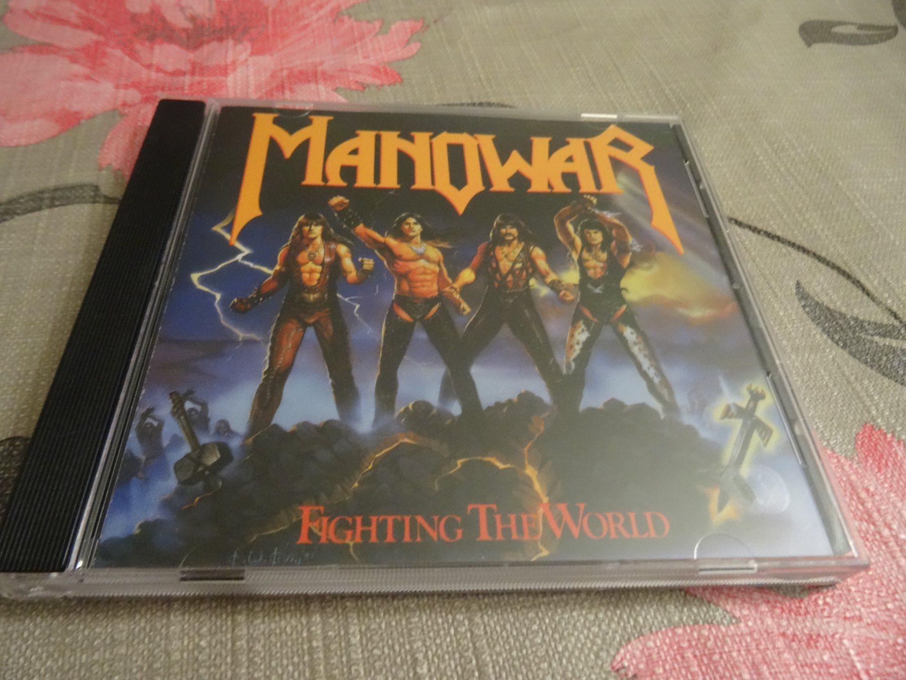 CD: Manowar - Fighting The World CD - – Usato da Olten venduto da Disc-Ausverkauf