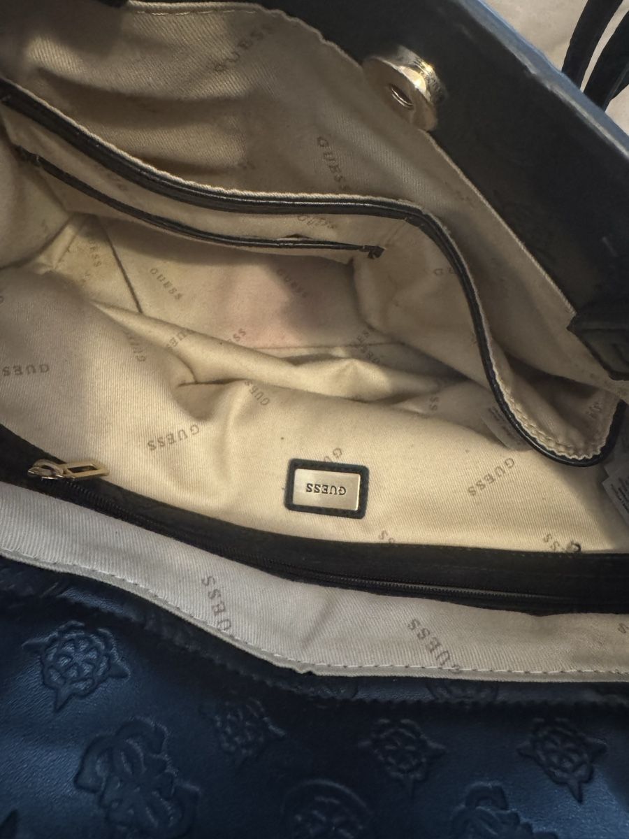 Guess Borse da donna: Guess Handtasche, schwarz – Usato da Neuenegg venduto da mel_5pnq 5
