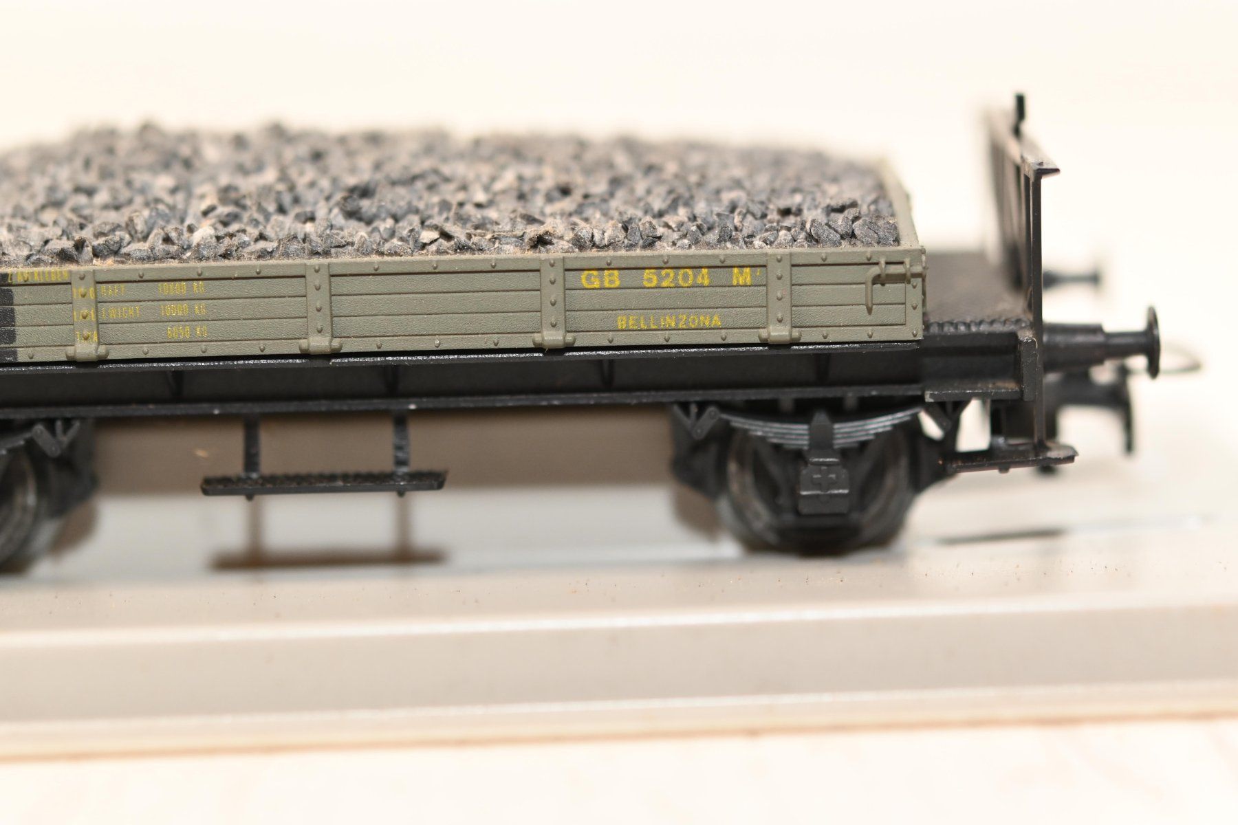Modellini di ferrovie: Modellbahn Waggon beladen Ruco HO/AC – Usato da Laupen ZH venduto da Zmoewe 2