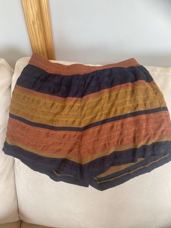 Magnifique short 34 neuf