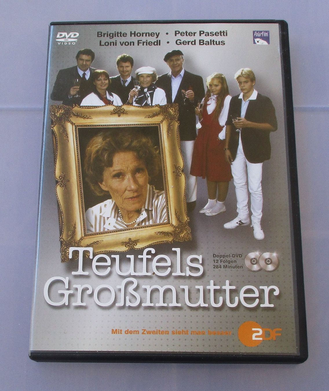 Tutti i DVDs: TEUFELS GROSSMUTTER - Komplette Serie 2-DVD – Usato da Wattwil venduto da Muriel10