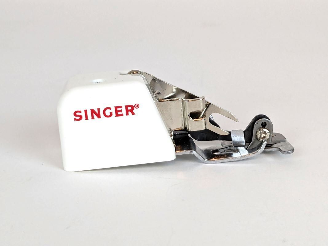 Tous les outils: SINGER Side Cutter Attachment – Neuf (Voir description) à Thun par Restwert_Thun 1