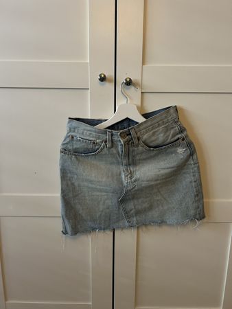 Levi Strauss Jeansrock hellblau Used-Look Grösse S