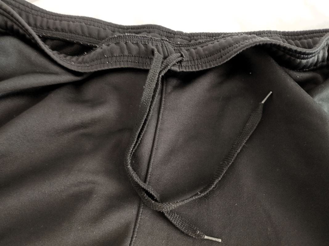 Adidas Pantaloni: ADIDAS Trainerhose Gr. XXL – Usato da Schübelbach venduto da Restwert_Schubelbach 5