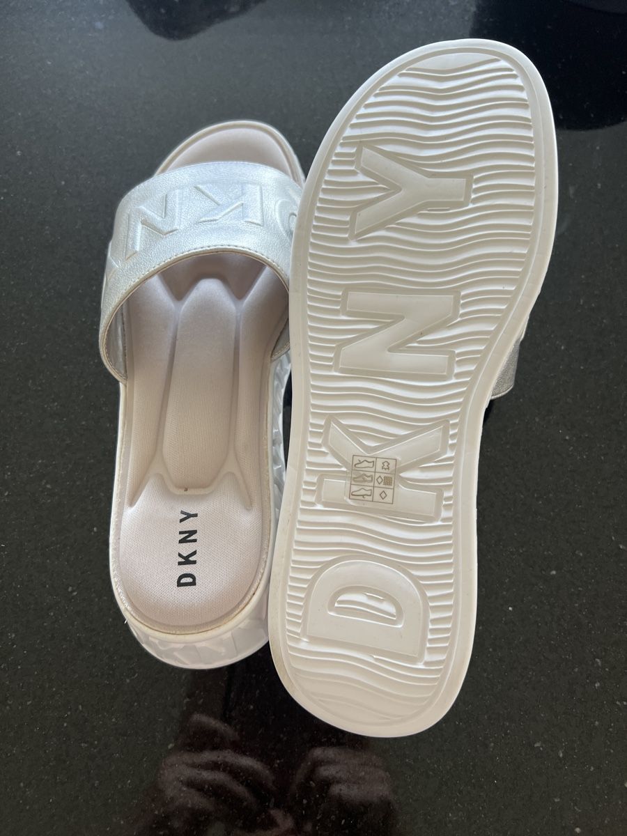 DKNY Scarpe da donna: Pantolette DKNY Grösse 38.5 – Nuovo (secondo la descrizione) da Zuchwil venduto da engel2303 2