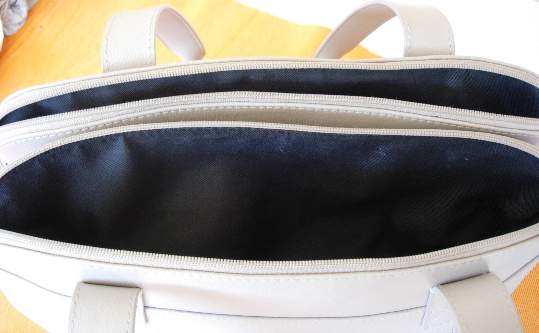 Sacs femmes: HELENA VERA - Damentasche/ Shopper - LEDER – D'occasion à Basel par Grbina64 9