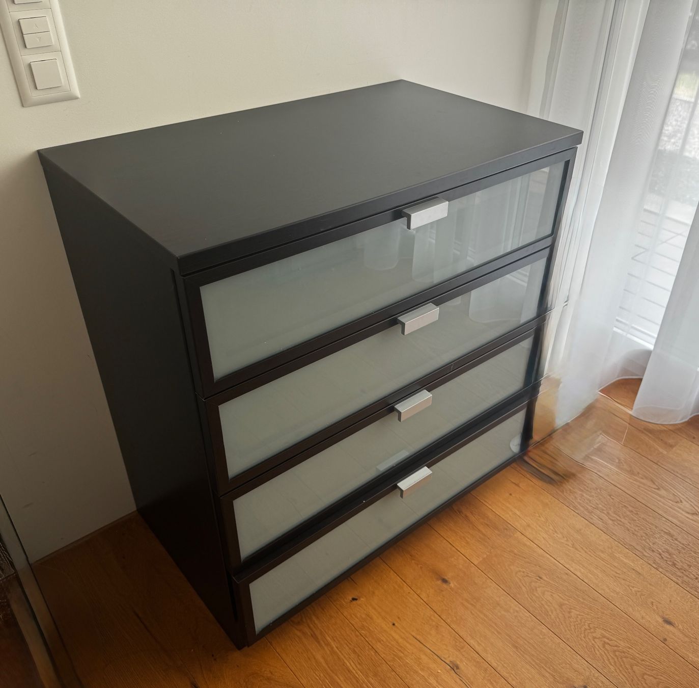 Commodes: Kommode mit vier Schubladen – D'occasion à Menzingen par Dusty14