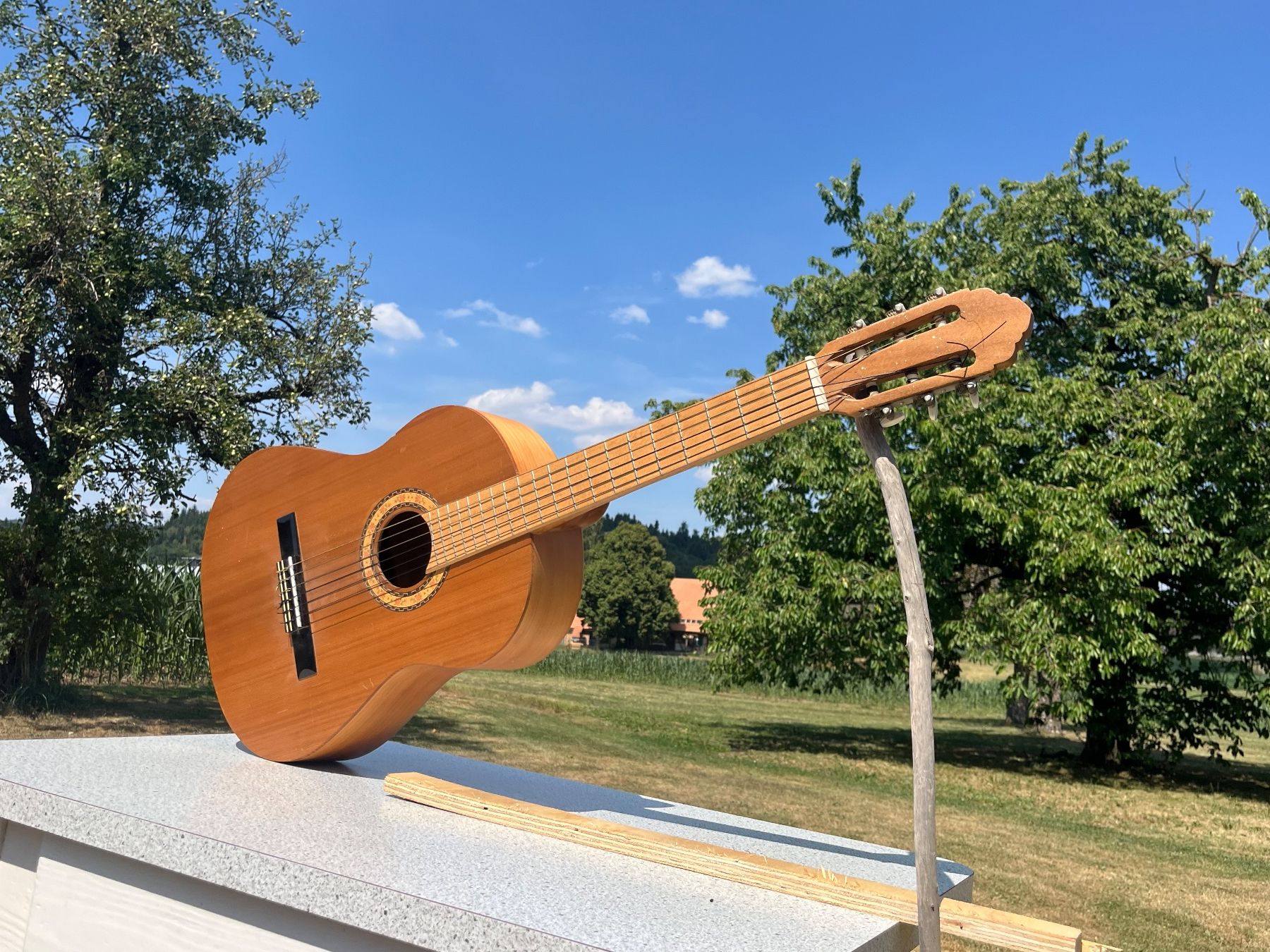 Instruments de musique: Span. Konzertgitarre – D'occasion à Allmendingen b. BE par juair