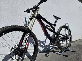 Pivot Cycles Phoenix Carbon 27.5" - Downhill Bike
