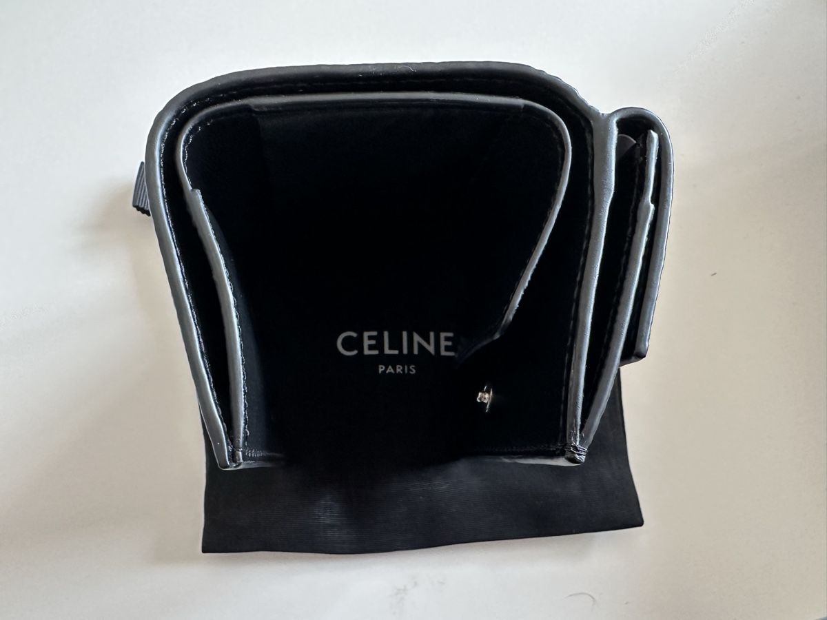 Celine Portafogli: CELINE Wallet / Portemonnaie Tri-Fold – Nuovo (secondo la descrizione) da Winterthur venduto da diet_cola86 6