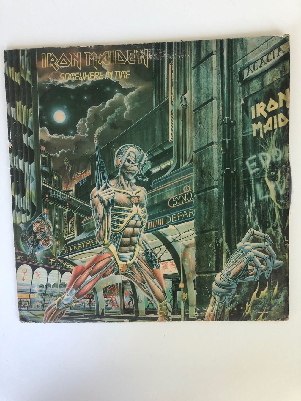 Dischi in vinile: IRON MAIDEN SOMEWHERE IN TIMEHIS MASTER S VOICE – Usato da Davesco-Soragno venduto da kappas