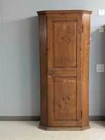 Antiker Kleiderschrank aus Kloster