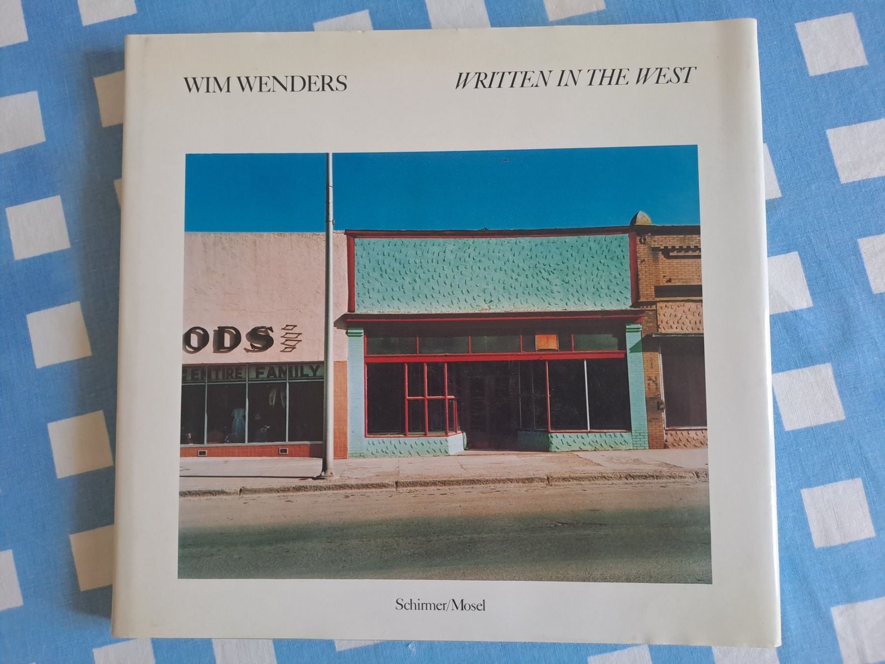 Libri: WENDERS book WRITTEN IN WEST – Usato da LAUSANNE venduto da KWEW