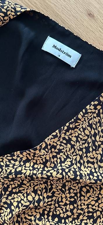 Vestiti: Modström Kleid Gr. M – Usato da Luzern venduto da kaktus017 1