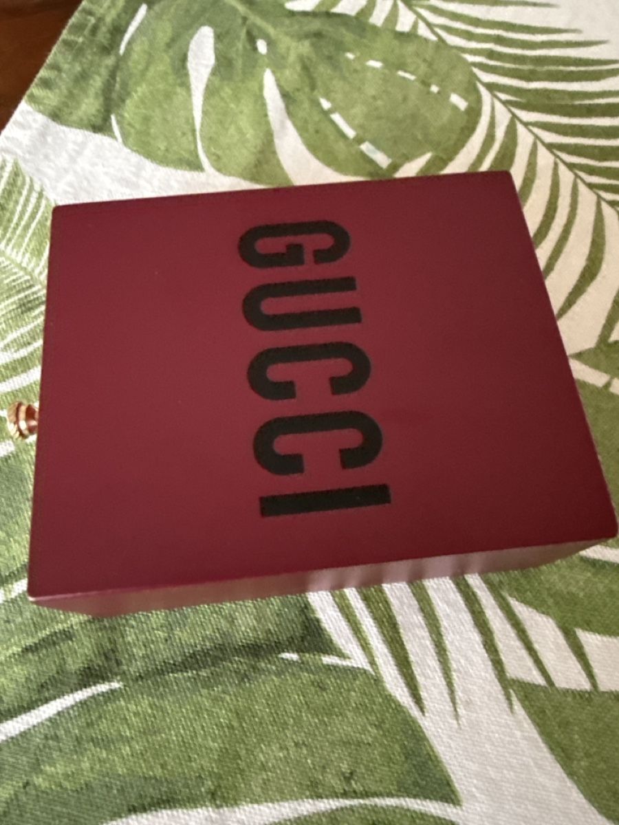 Gucci Altro in Decorazioni & Accessori: Gucci Schatulle Bordeauxrot mit Samt Einsatzt gut – Usato da Oberengstringen venduto da genita2279 2