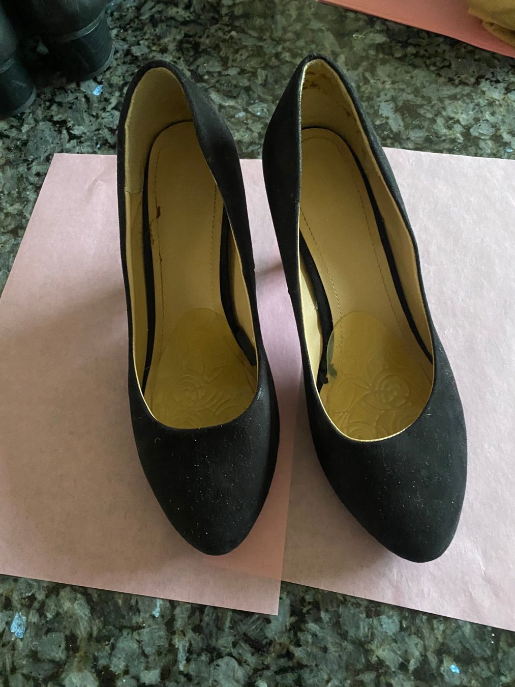 Scarpe da donna: Damenschuhe Grösse 38. schwarz – Nuovo (secondo la descrizione) da Allenwinden venduto da Obalu 1