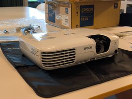 Epson EB-X9 Beamer - nur 78 Stunden gelaufen!