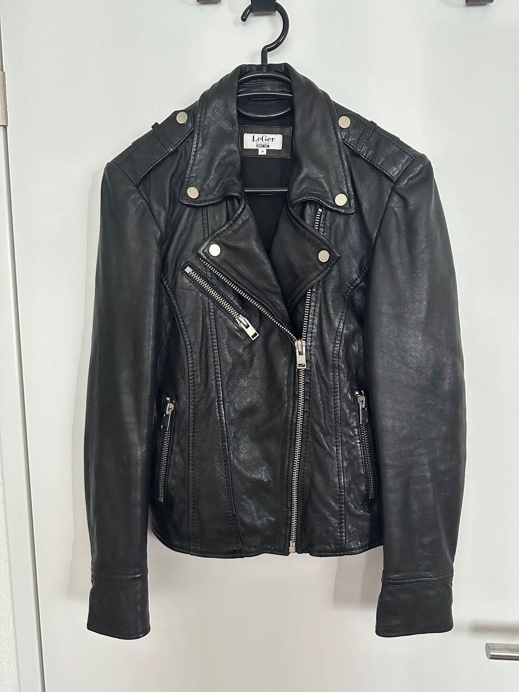 Vestes: Lederjacke – D'occasion à Oberrieden par Mai27