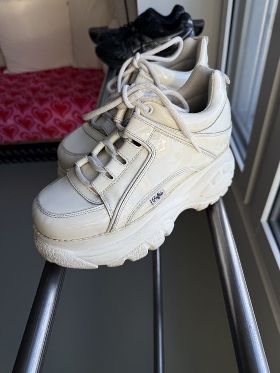Fabelhafte Buffalo Sneaker Plateau Bild