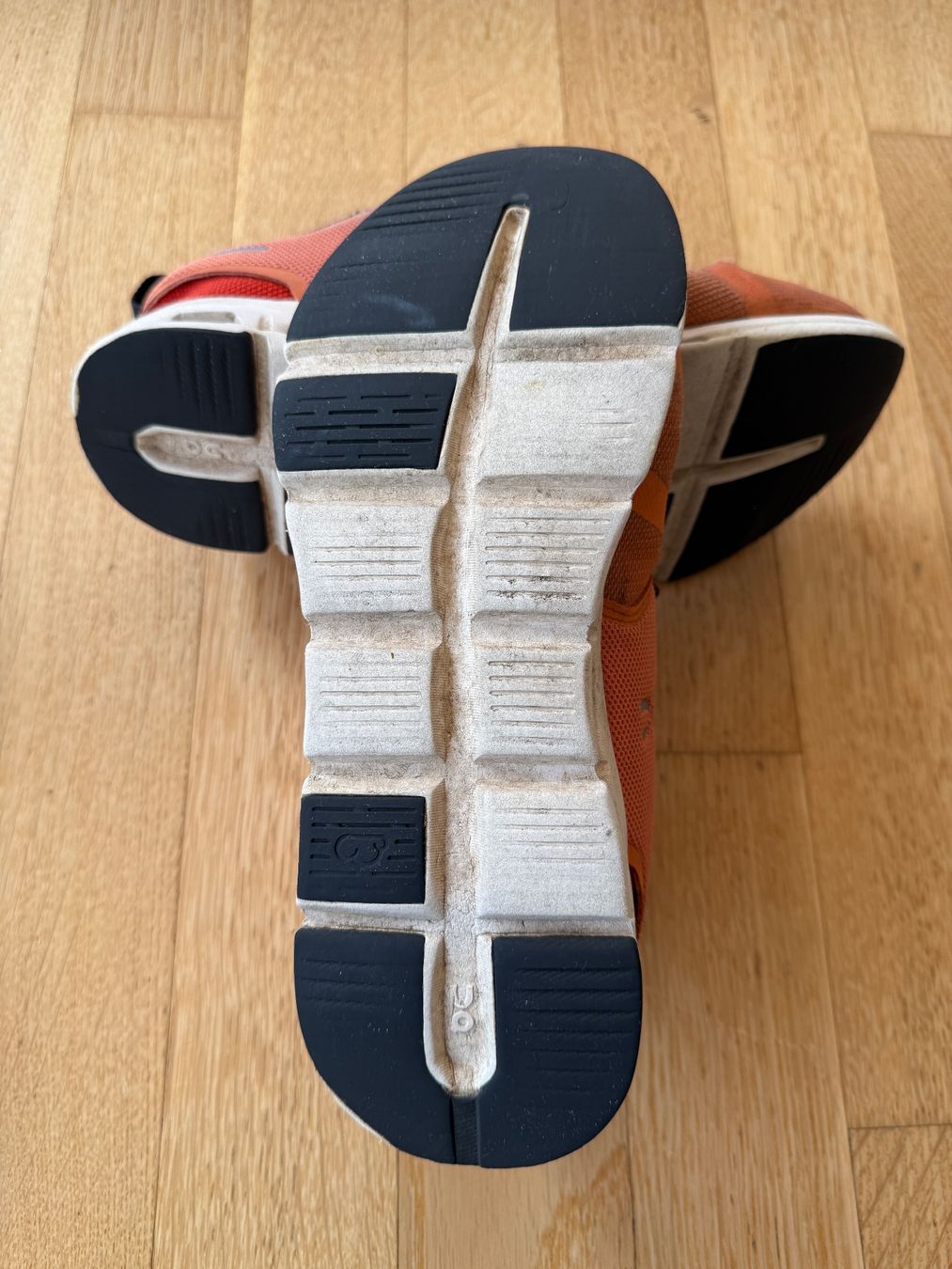 On Chaussures filles: On cloud 39 – D'occasion à Baden par polveres 3