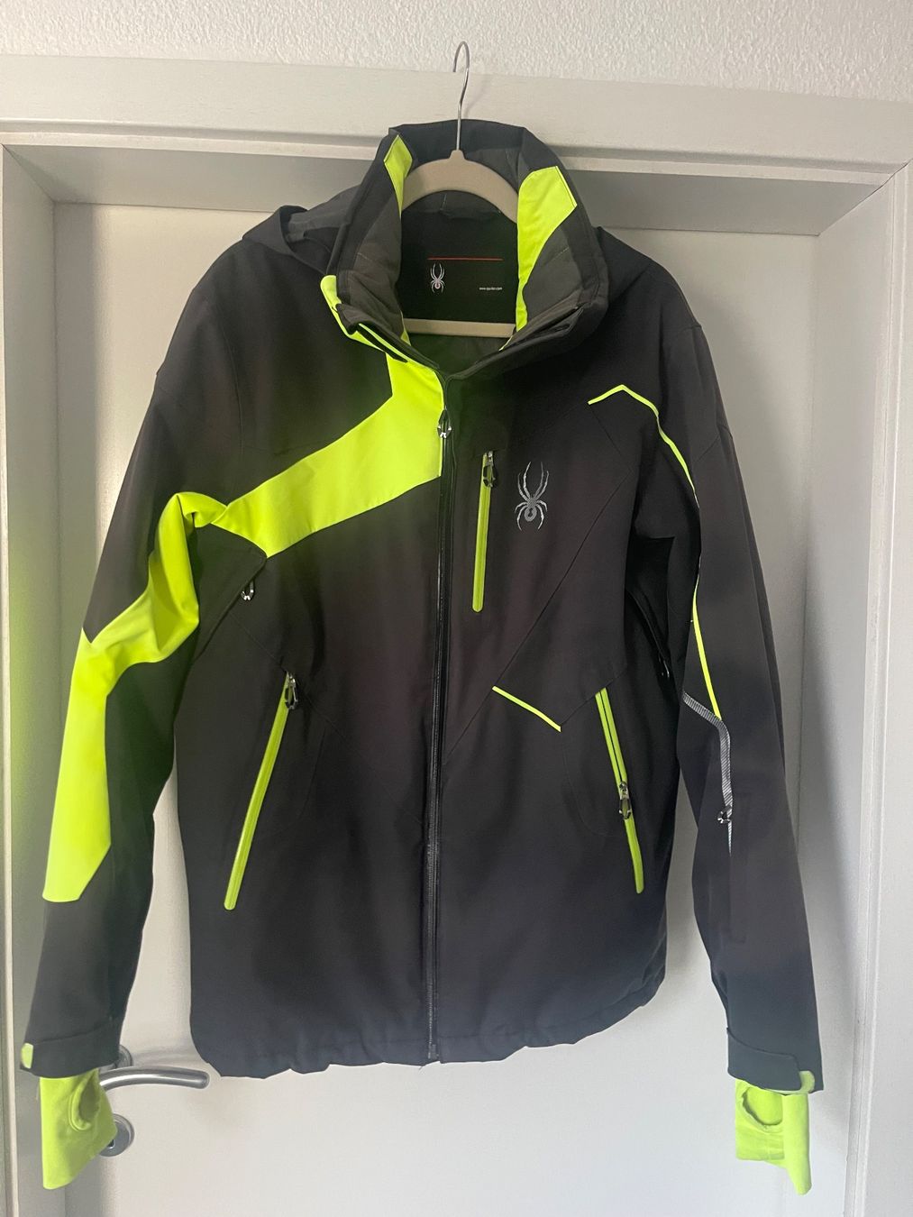 Spyder Completi: Spyder Skijacke und Hosen gr. 52 – Usato da St. Ursen venduto da B1993